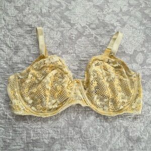 Adore Me Lace Underwire Bra in Butter Yellow